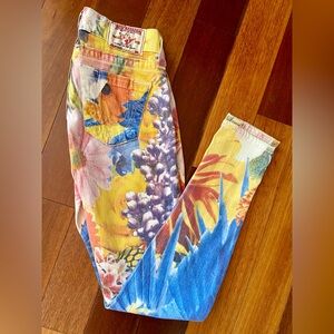 ✨HOST PICK✨ True Religion Casey Floral Skinny Jeans. Size 25